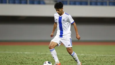 Rayo Vallecano is looking to sign left-back Rafael Obrador, who is also being pursued by Sassuolo