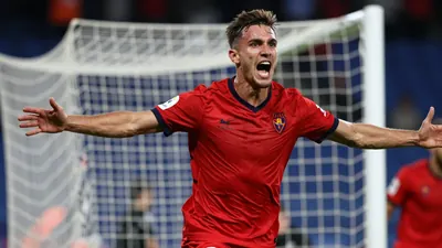 Sergio Camello anotó para el Rayo, pero el equipo cayó ante el Barcelona en el Camp Nou, un resultado que deja al...
