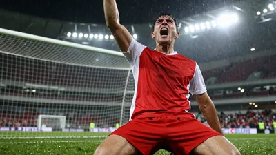 Los grupos de peñas del Rayo Vallecano han expresado su desacuerdo con la sanción de cierre parcial del estadio...