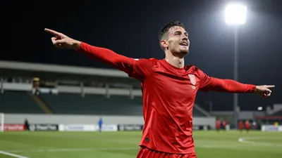 El equipo de Beñat suma tres puntos más que en la misma etapa del curso pasado, con Sergio Camello como máximo goleador...