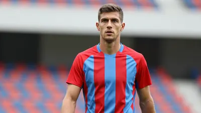 Rayo Vallecano targets Adrià Pedrosa as replacement for Pep Chavarria, who joined Chelsea